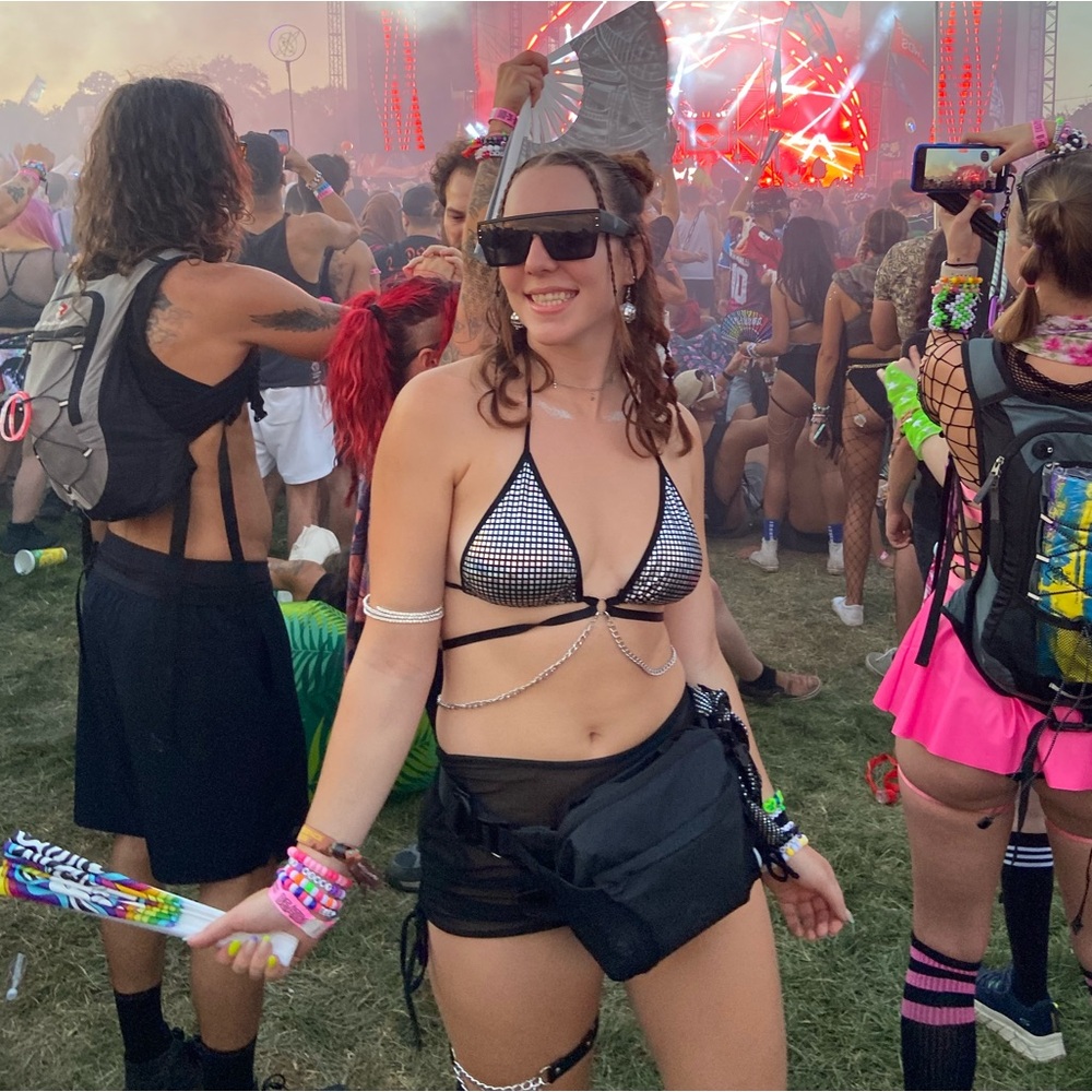 Disco Rave Outfit - Picture 7 of 7